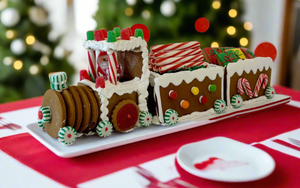 HOLIDAY JOLLY GINGERBREAD TRAIN