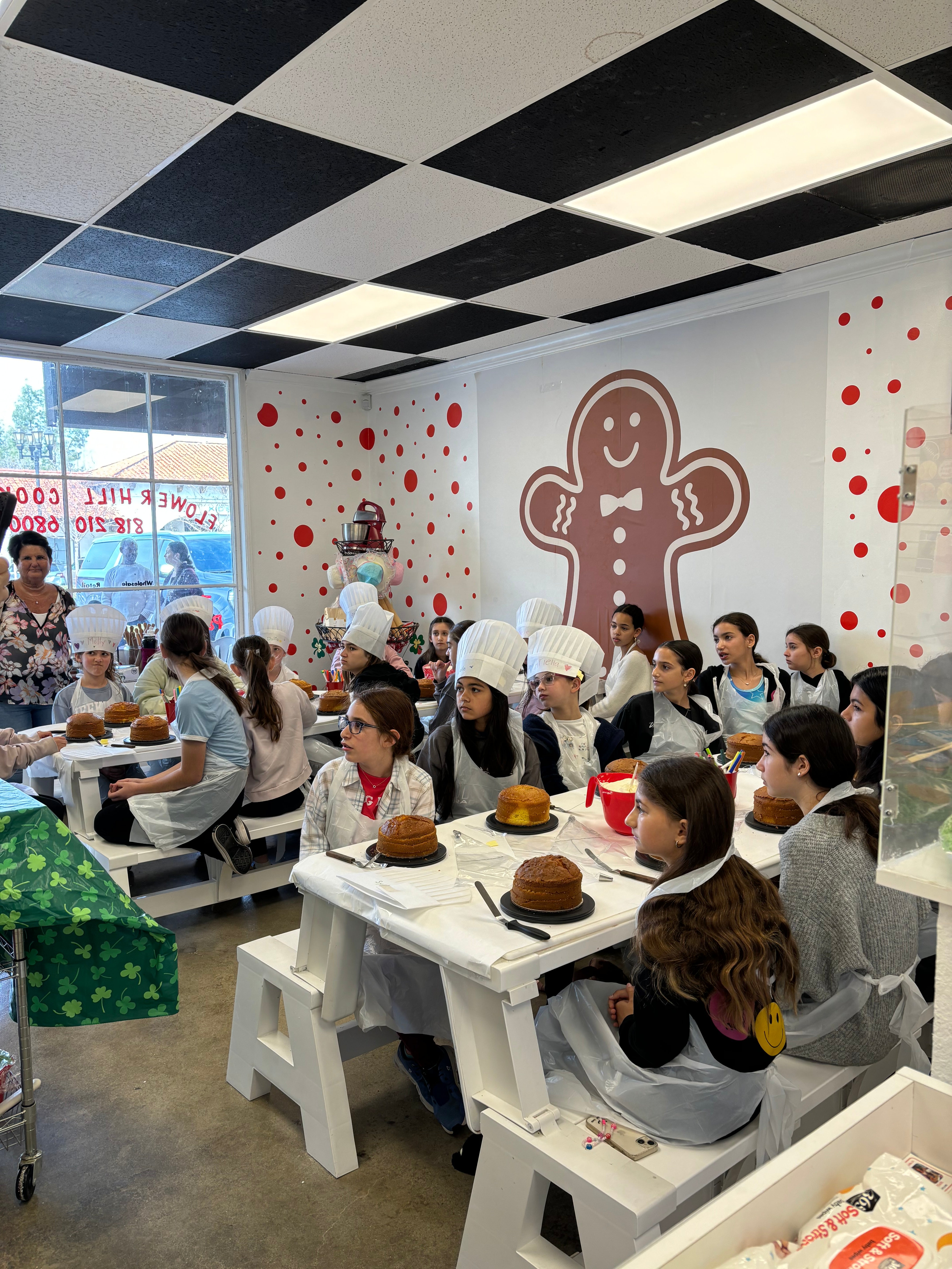 CAKE DECORATING CLASS