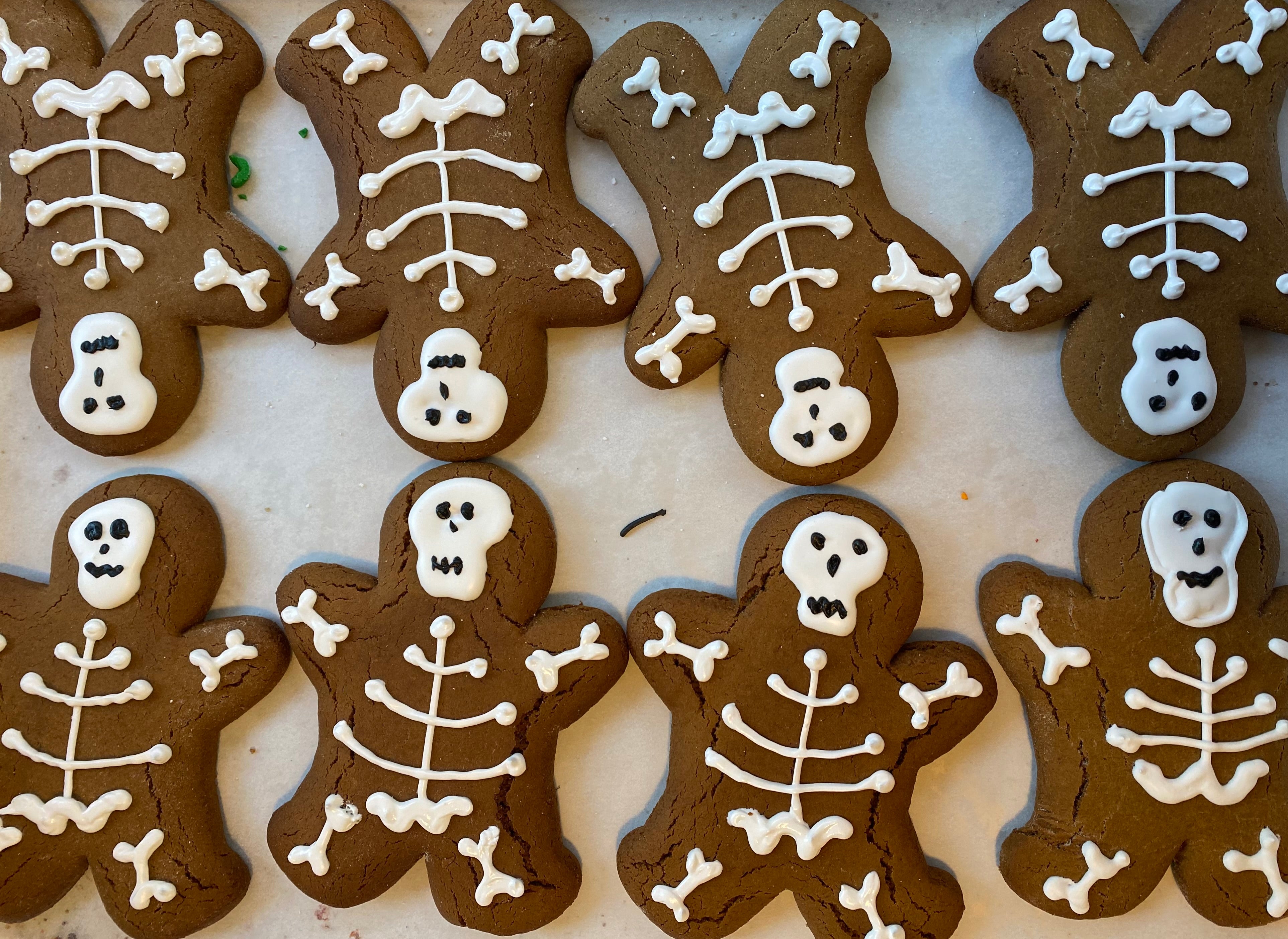 WHOLESALE: SPOOKY GINGERBREAD MEN Assortment
