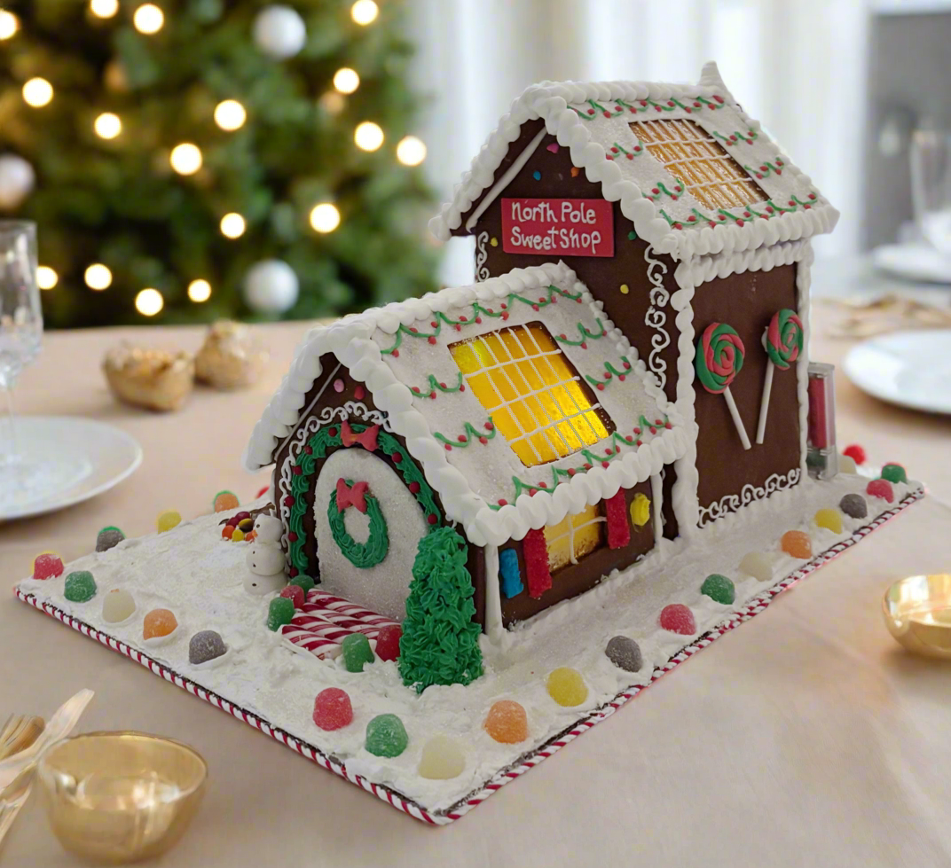 GINGERBREAD NORTH POLE SWEET SHOP