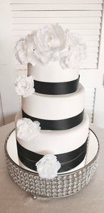 WEDDING CAKE BLACK & WHITE FLORAL